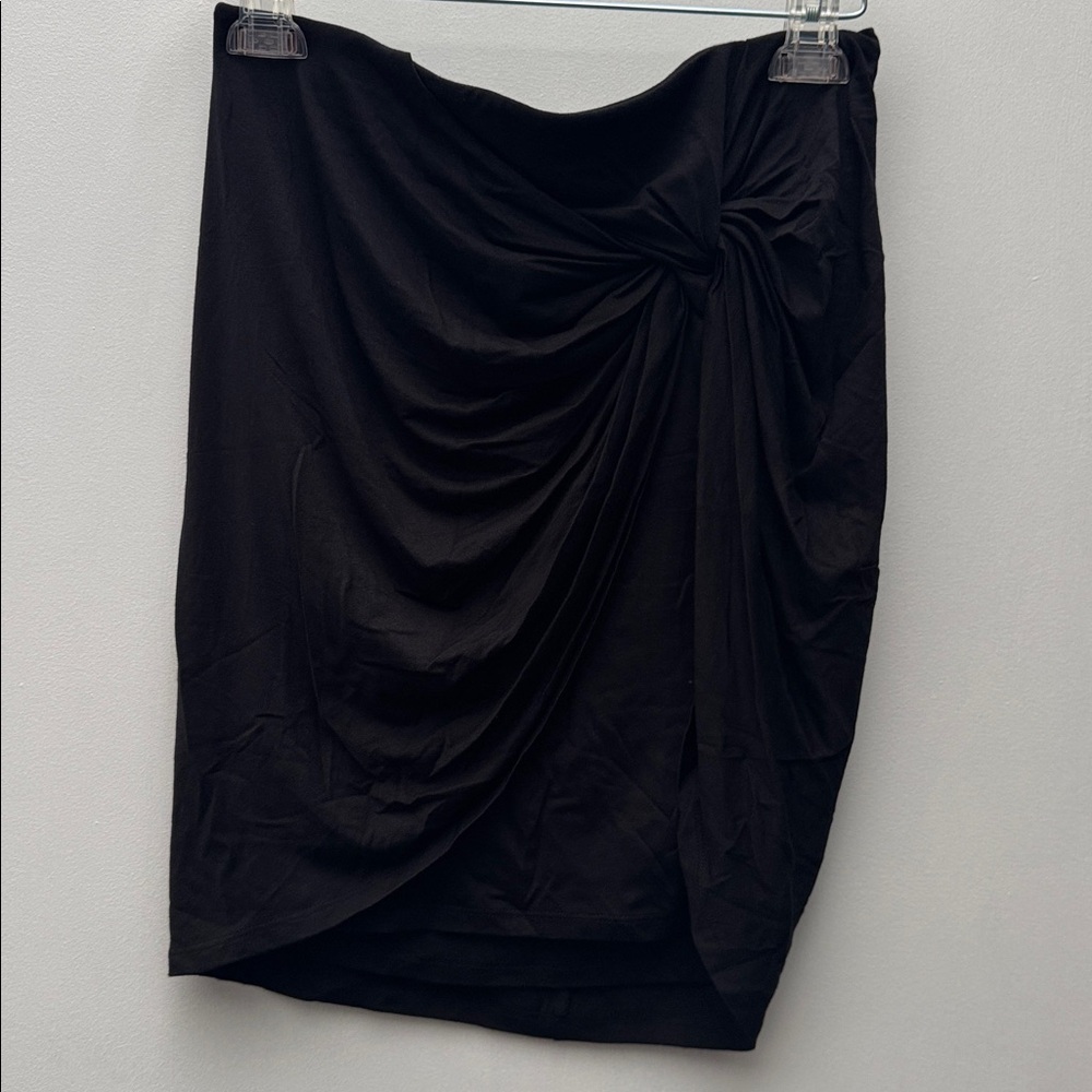 Forever 21 Plus Mini Twisted Skirt